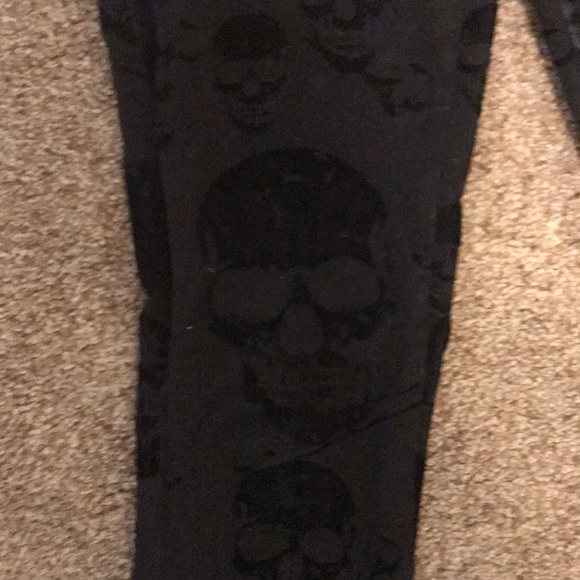 Black and black velvet skull jeans. - Picture 2 of 3